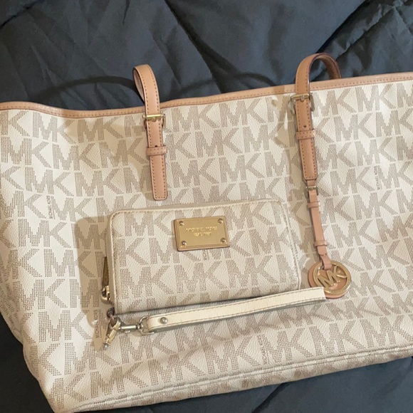 Michael kors large tote bag and matching wallet white - Picture 1 of 5